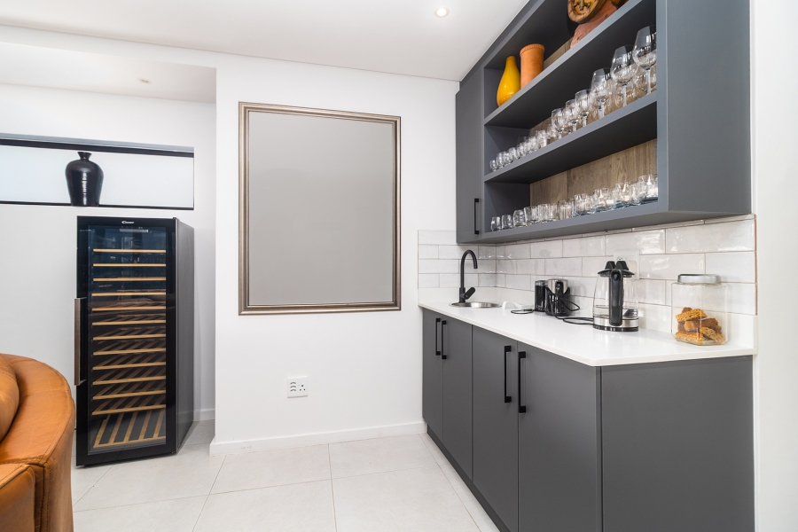 4 Bedroom Property for Sale in Tara Western Cape